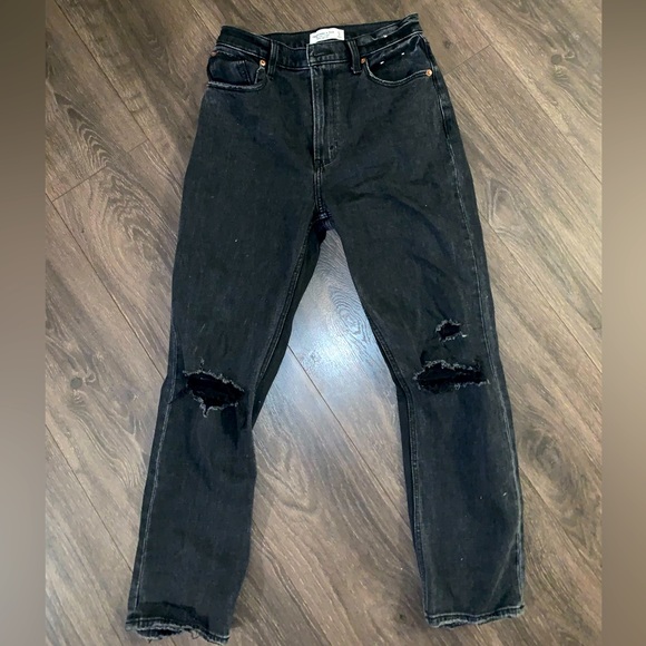 Like New-  Abercrombie The Ankle Straight Ultra High Rise Jeans ! - Picture 1 of 2